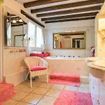 Hébergement de vacances Maison Avec Piscine Couverte Fervaques