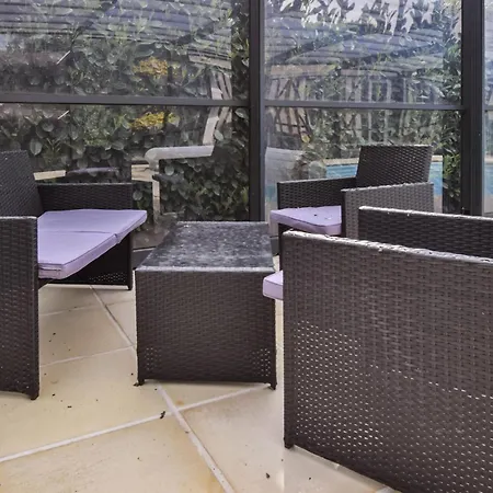 Hébergement de vacances Maison Avec Piscine Couverte *
